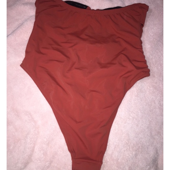 One piece bathing suit - Picture 2 of 3